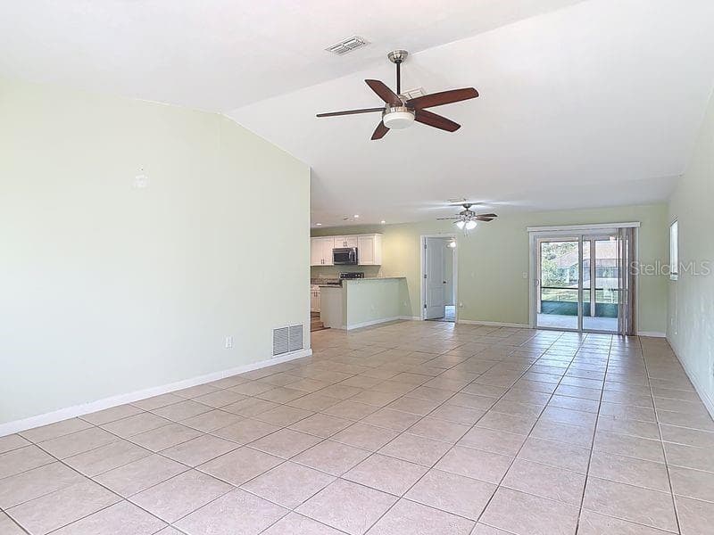 7 CRANDELL COURT — photo 6 of 30