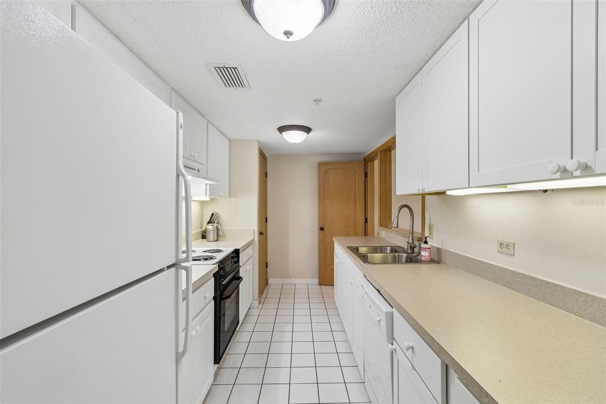 36750 US HIGHWAY 19 — photo 7 of 72