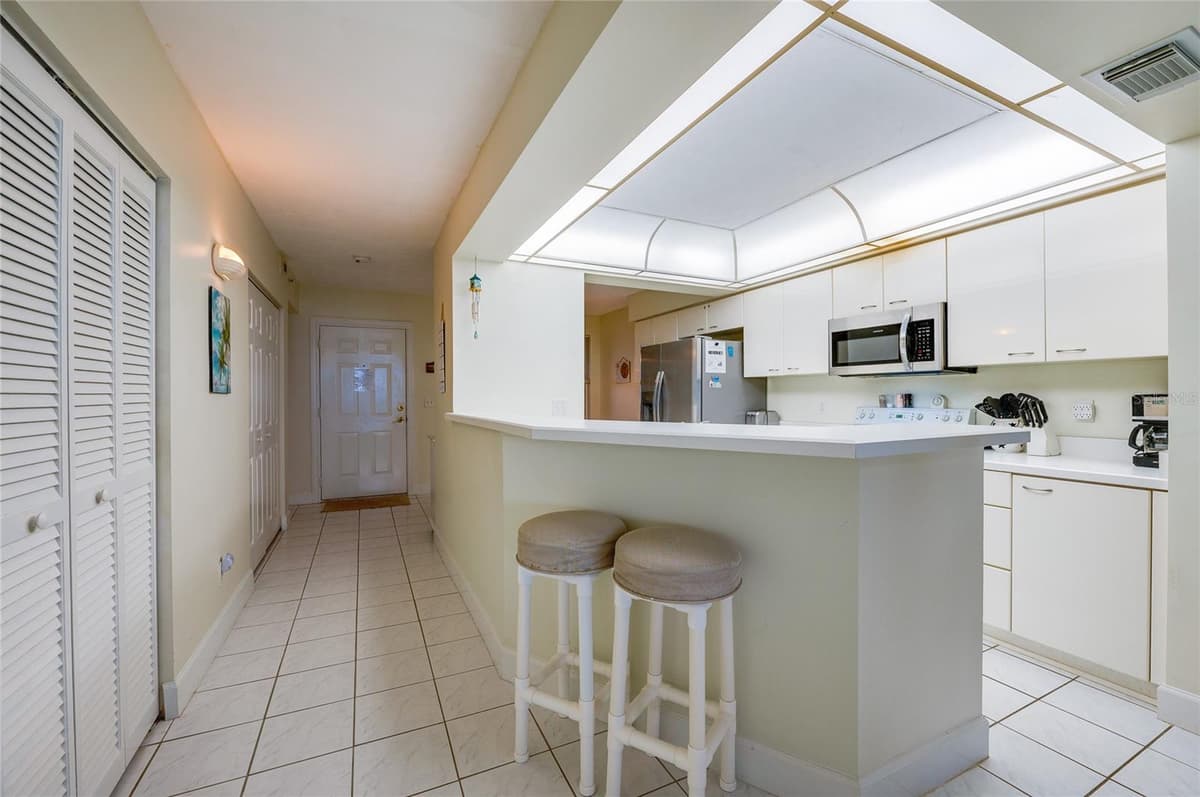 4575 ATLANTIC AVENUE — photo 10 of 28