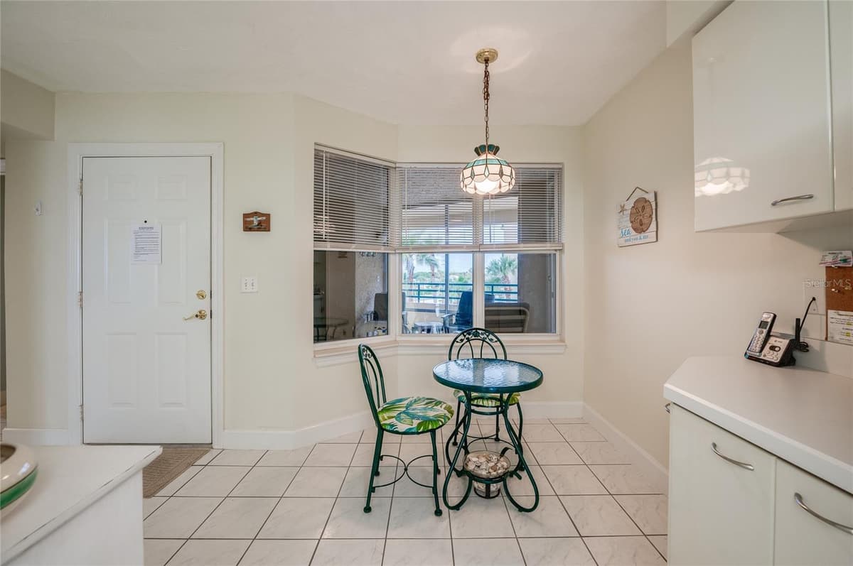 4575 ATLANTIC AVENUE — photo 5 of 28