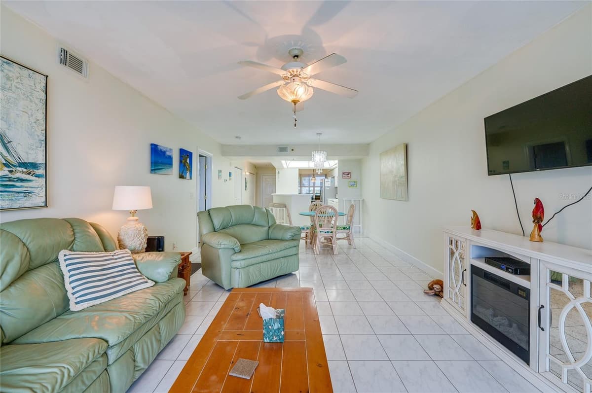 4575 ATLANTIC AVENUE — photo 13 of 28