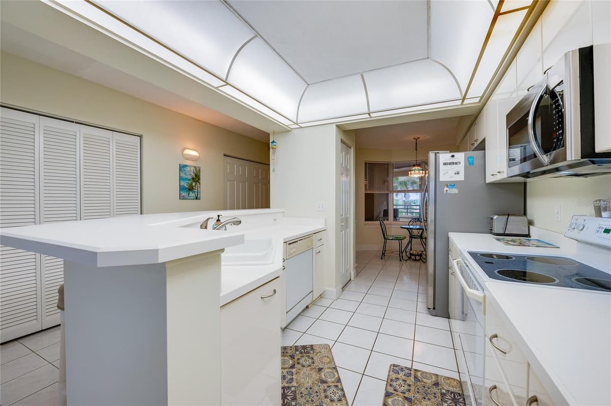 4575 ATLANTIC AVENUE — photo 8 of 28