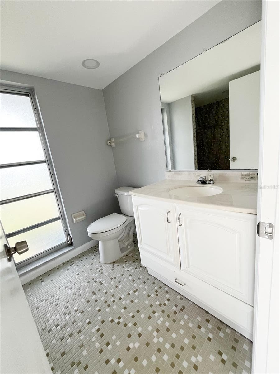 75 ANNAPOLIS LANE — photo 15 of 20