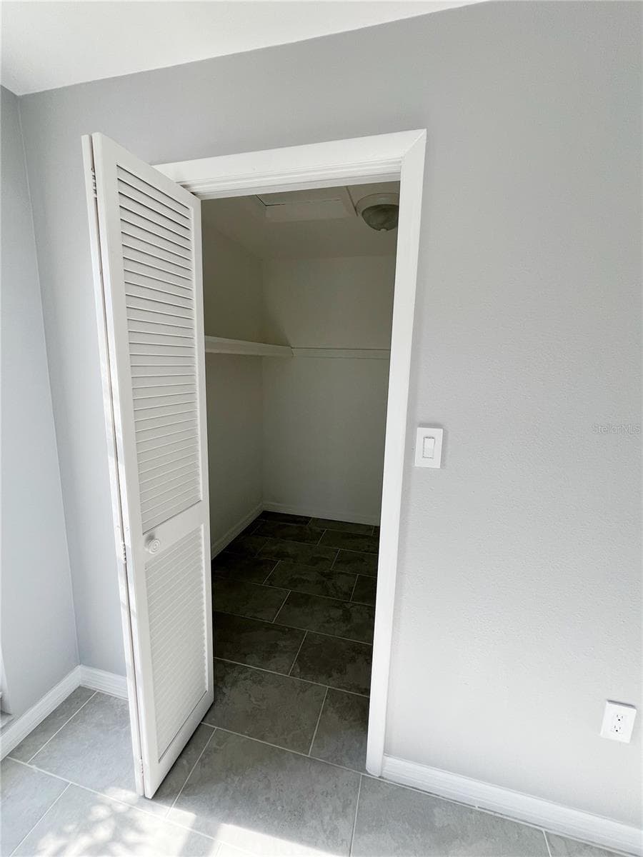 75 ANNAPOLIS LANE — photo 14 of 20