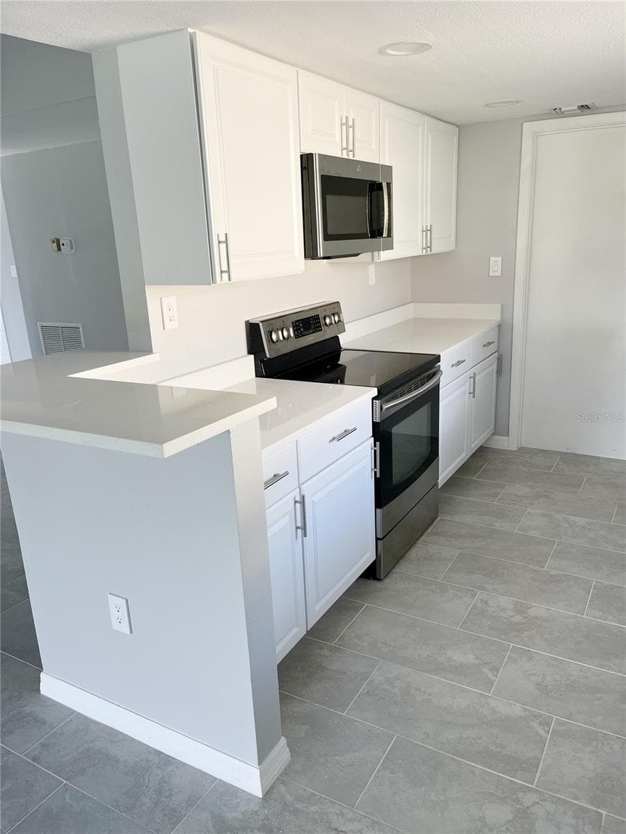 75 ANNAPOLIS LANE — photo 9 of 20