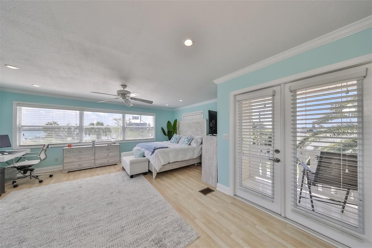 13004 BOCA CIEGA AVENUE — photo 22 of 45