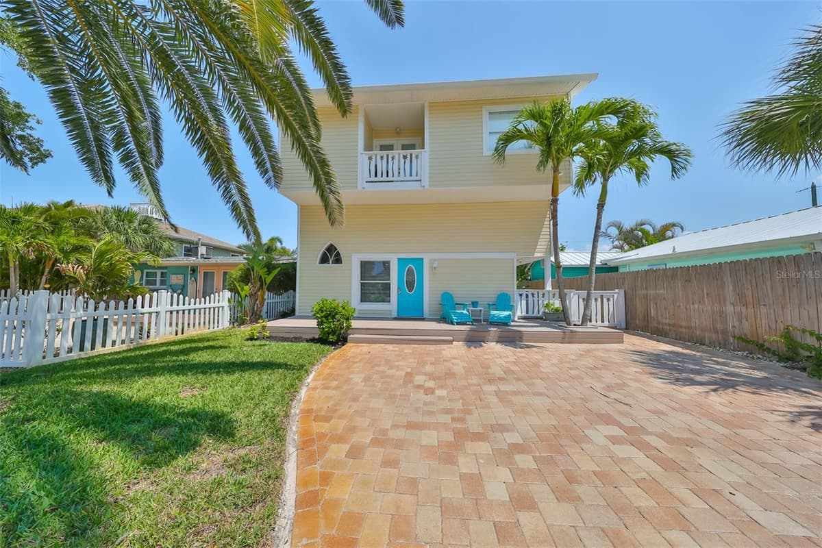 13004 BOCA CIEGA AVENUE — photo 10 of 45