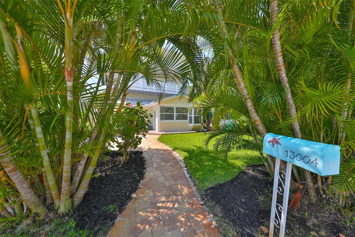 13004 BOCA CIEGA AVENUE — photo 32 of 45
