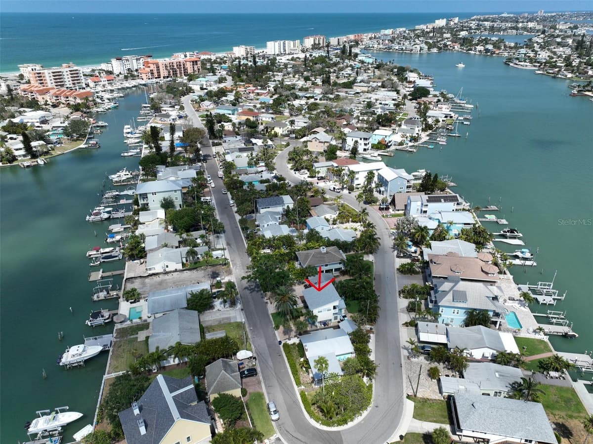 13004 BOCA CIEGA AVENUE — photo 4 of 45