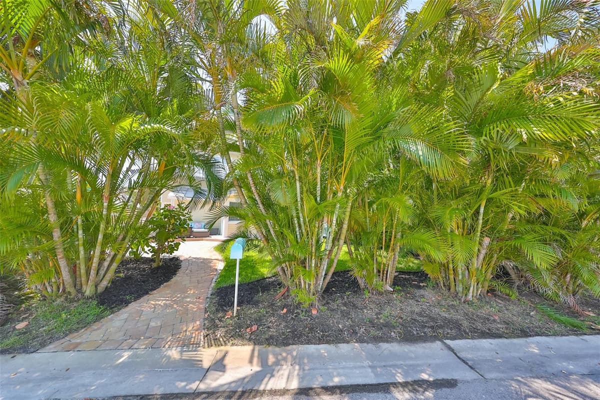 13004 BOCA CIEGA AVENUE — photo 39 of 45