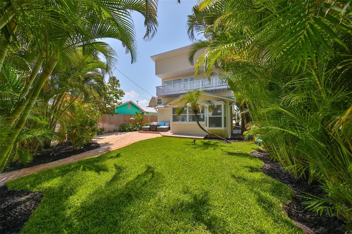 13004 BOCA CIEGA AVENUE — photo 33 of 45
