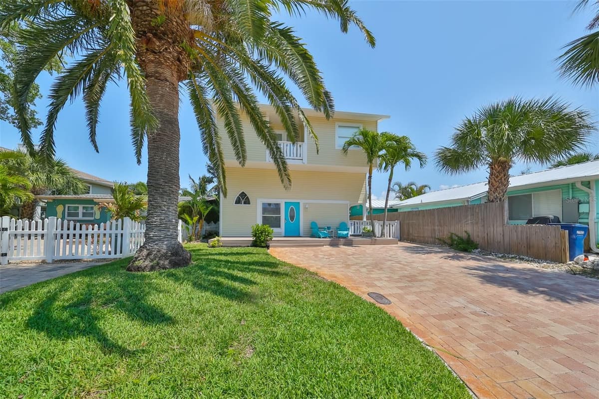 13004 BOCA CIEGA AVENUE — photo 8 of 45