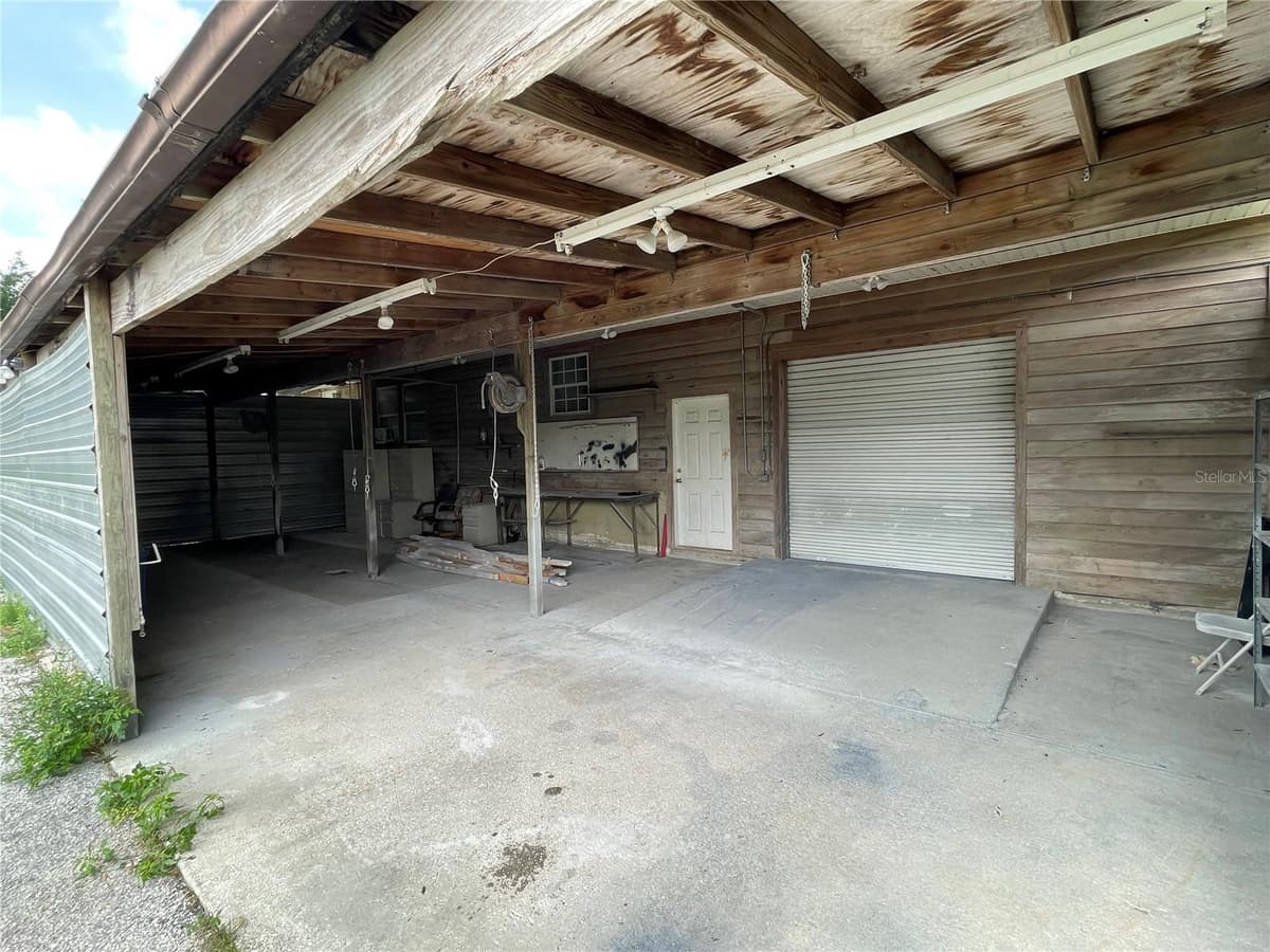 10736 US HIGHWAY 301 — photo 4 of 6
