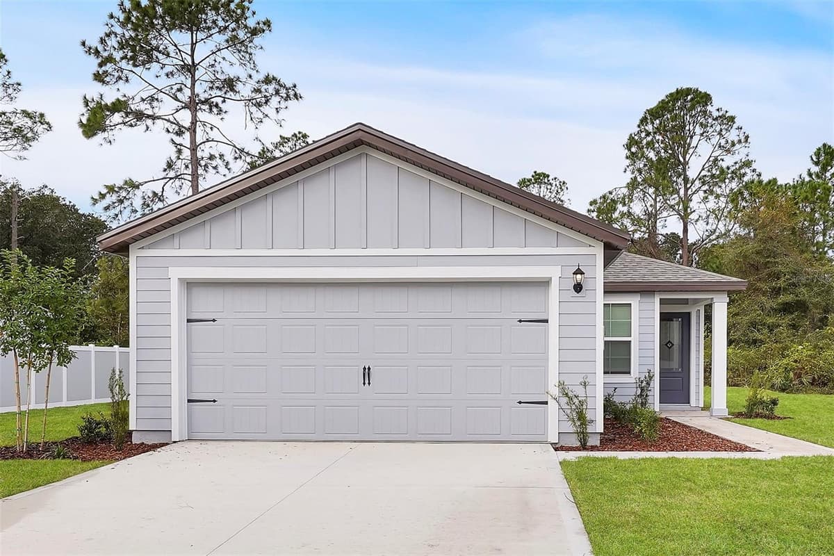 560 MARION OAKS MANOR — photo 1 of 18