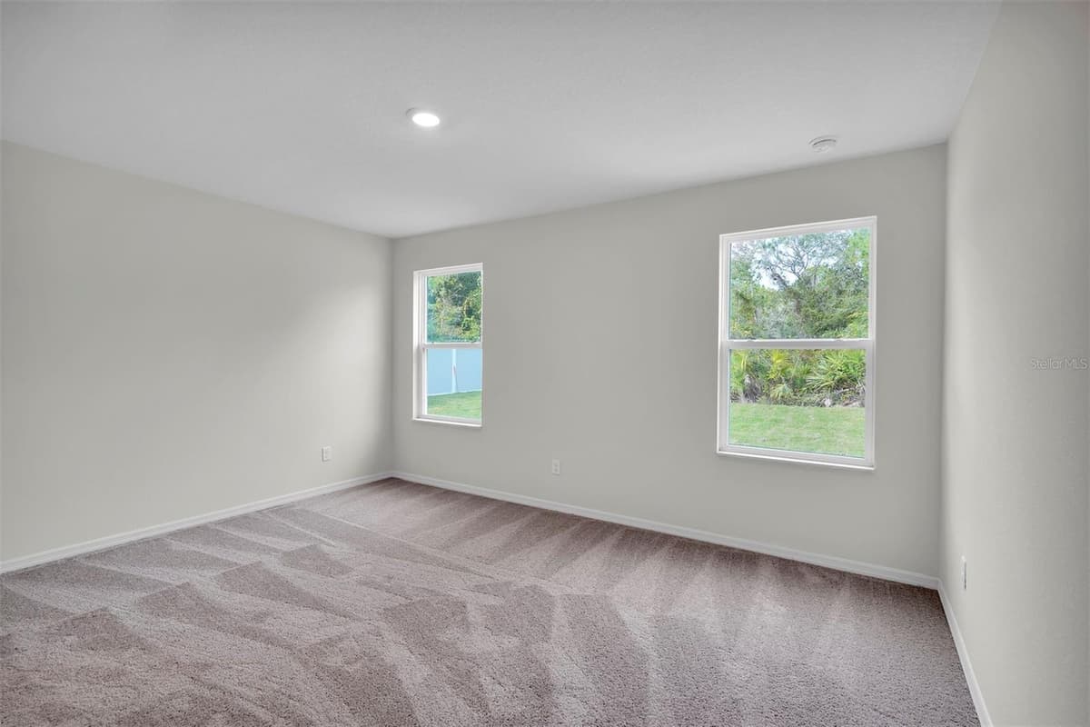 560 MARION OAKS MANOR — photo 12 of 18
