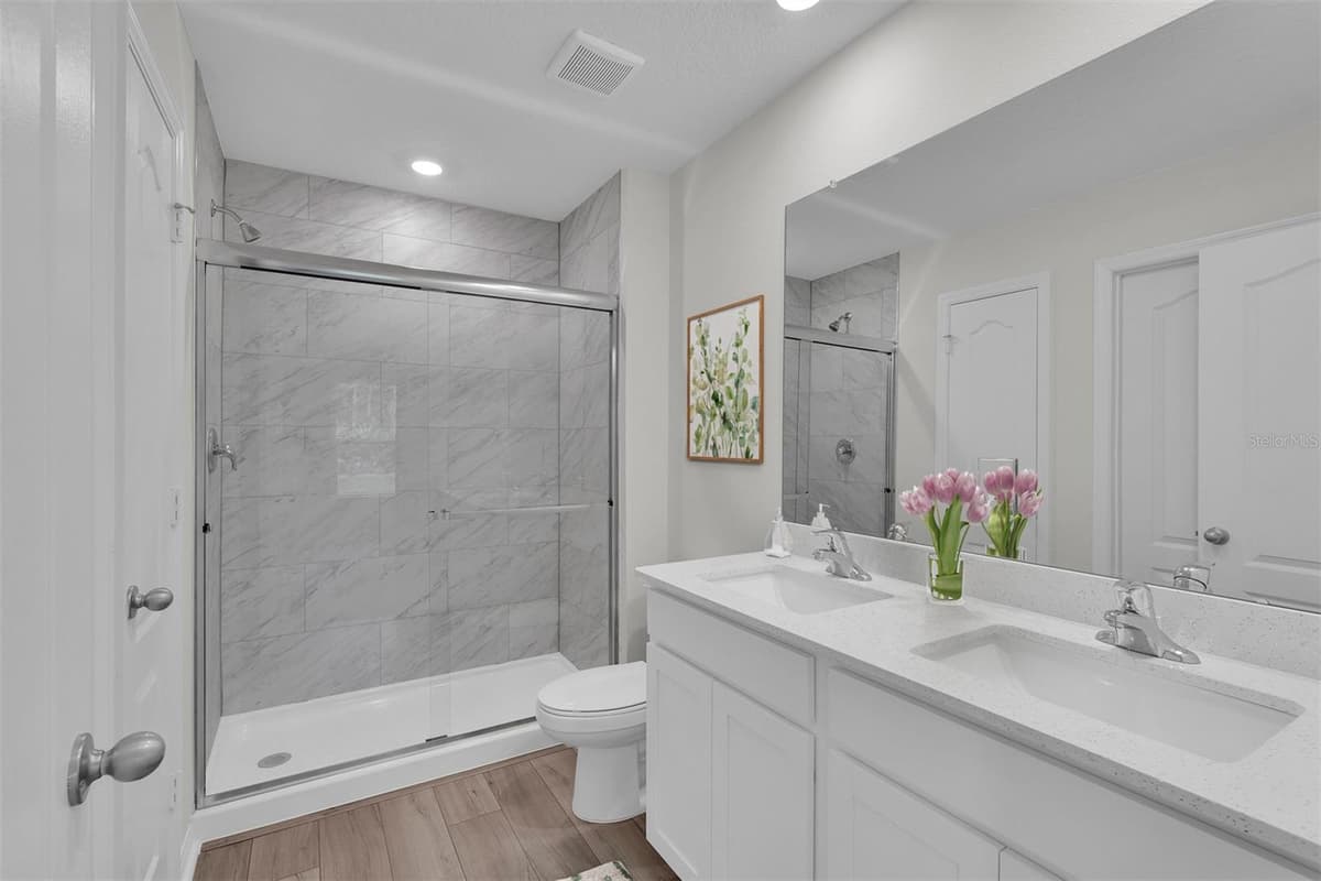 560 MARION OAKS MANOR — photo 13 of 18