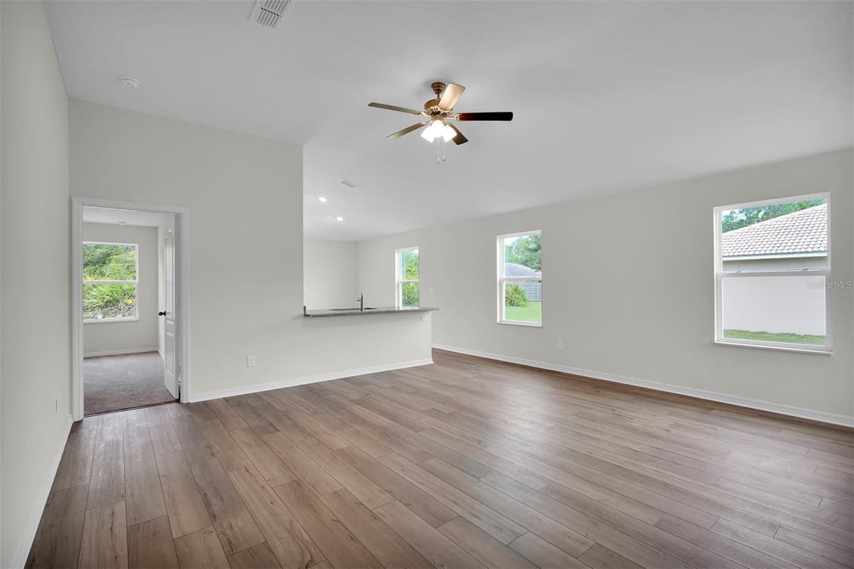 560 MARION OAKS MANOR — photo 9 of 18