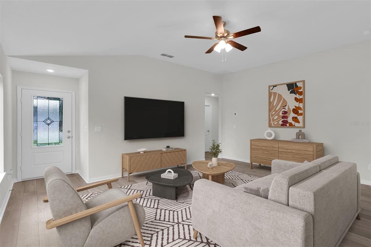 560 MARION OAKS MANOR — photo 8 of 18
