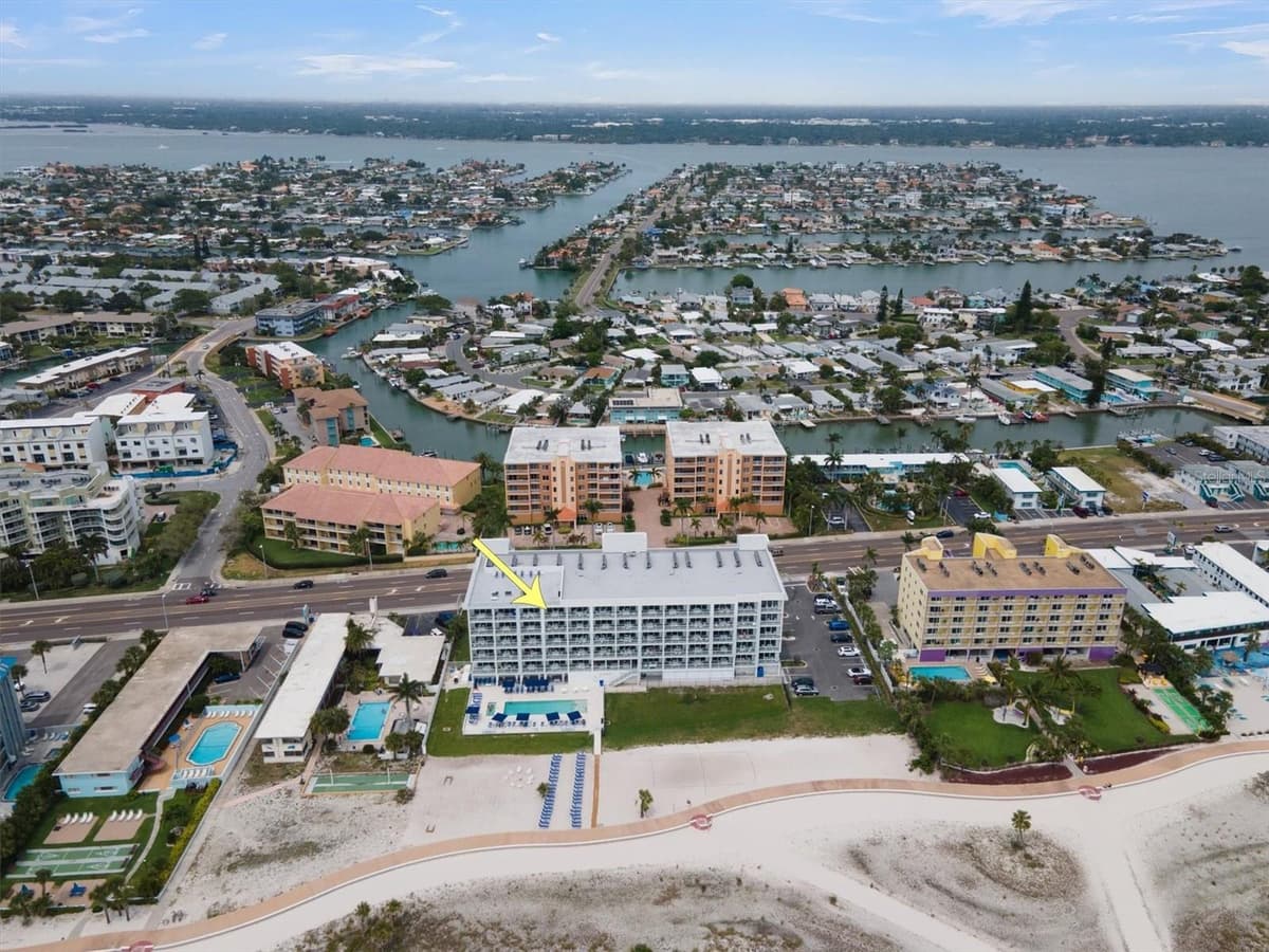 11500 GULF BOULEVARD — photo 38 of 43