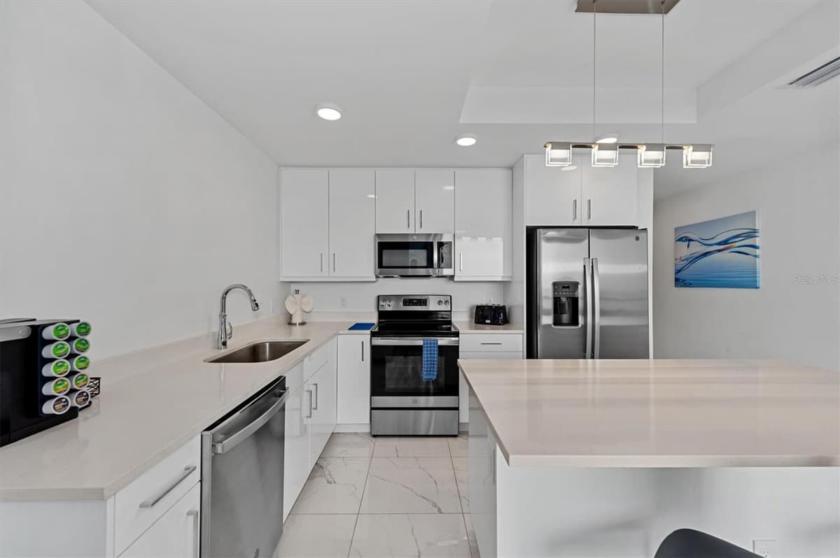 11500 GULF BOULEVARD — photo 10 of 43