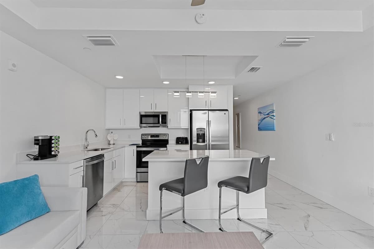 11500 GULF BOULEVARD — photo 4 of 43
