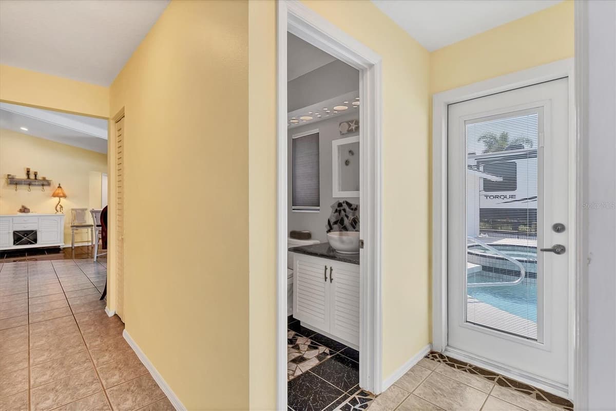 245 SPANIARDS ROAD — photo 34 of 65