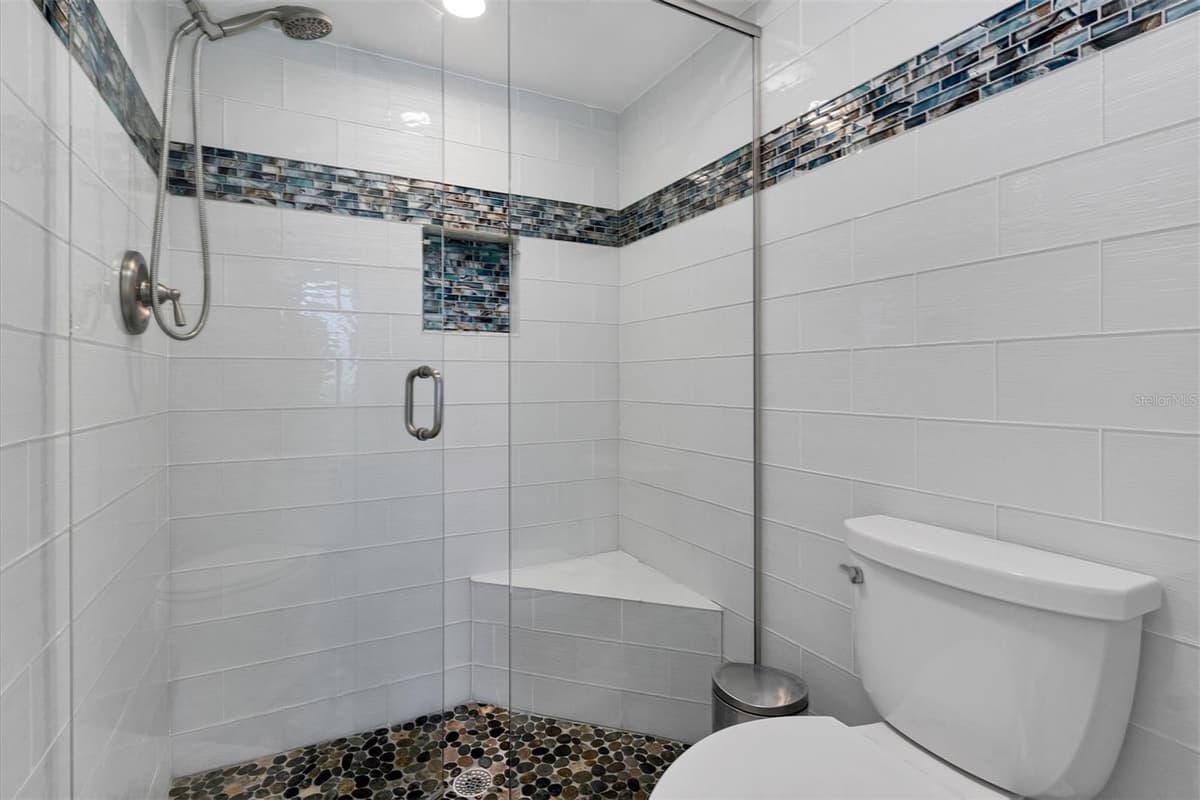 245 SPANIARDS ROAD — photo 30 of 65