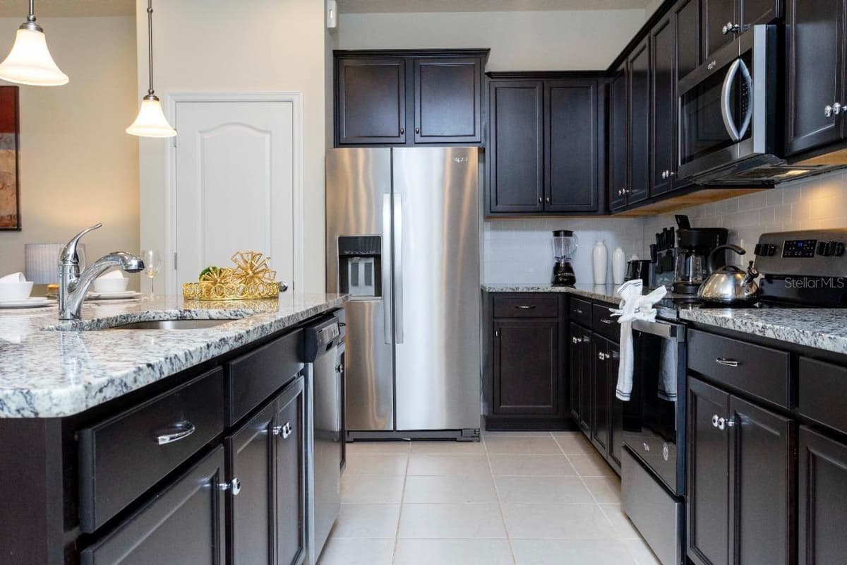 2429 DUBAI STREET — photo 7 of 28