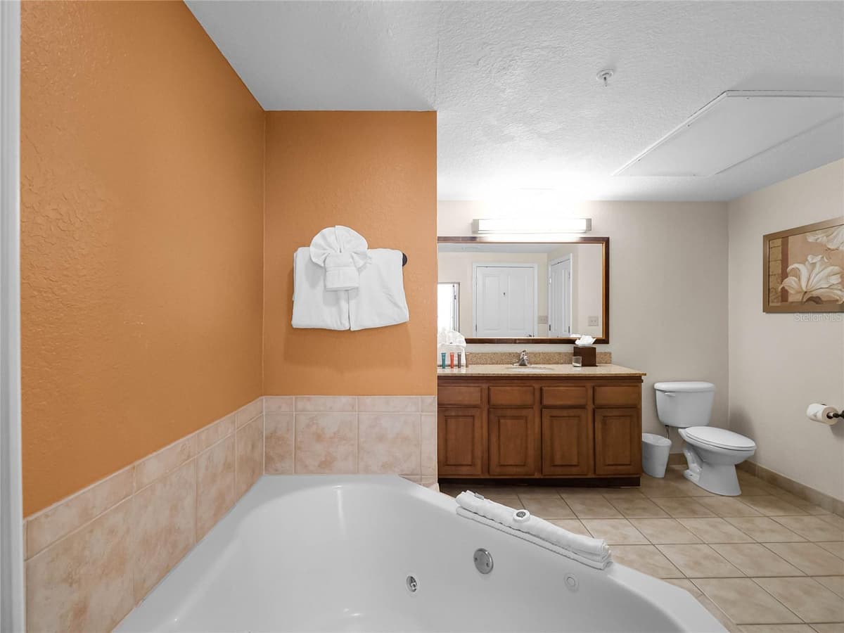 12539 FLORIDAYS RESORT DRIVE — photo 22 of 39