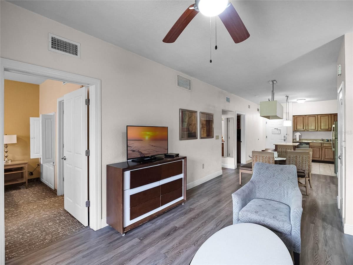 12539 FLORIDAYS RESORT DRIVE — photo 16 of 39