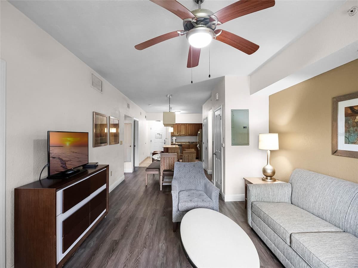 12539 FLORIDAYS RESORT DRIVE — photo 15 of 39