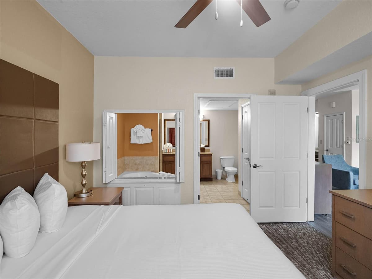 12539 FLORIDAYS RESORT DRIVE — photo 18 of 39