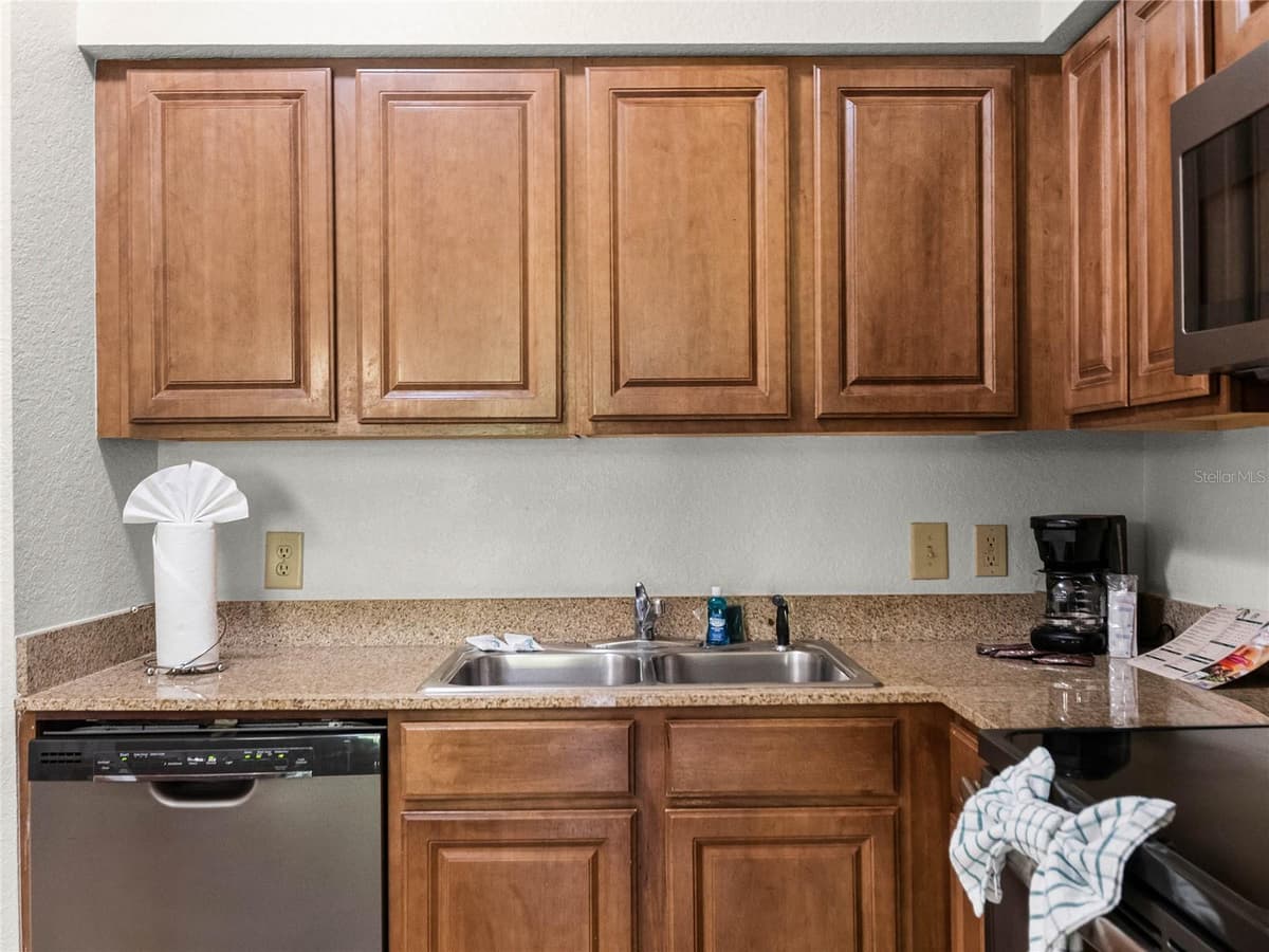 12539 FLORIDAYS RESORT DRIVE — photo 7 of 39