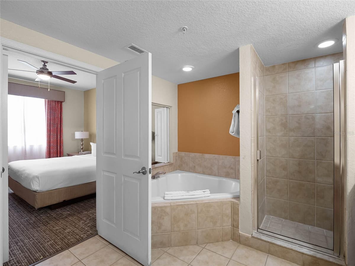 12539 FLORIDAYS RESORT DRIVE — photo 20 of 39