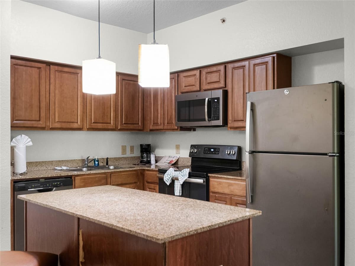 12539 FLORIDAYS RESORT DRIVE — photo 4 of 39