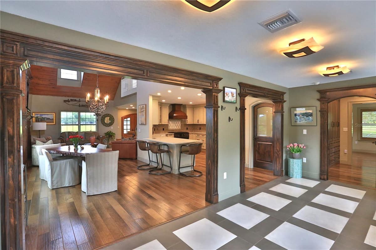 19431 17TH PLACE — photo 4 of 48