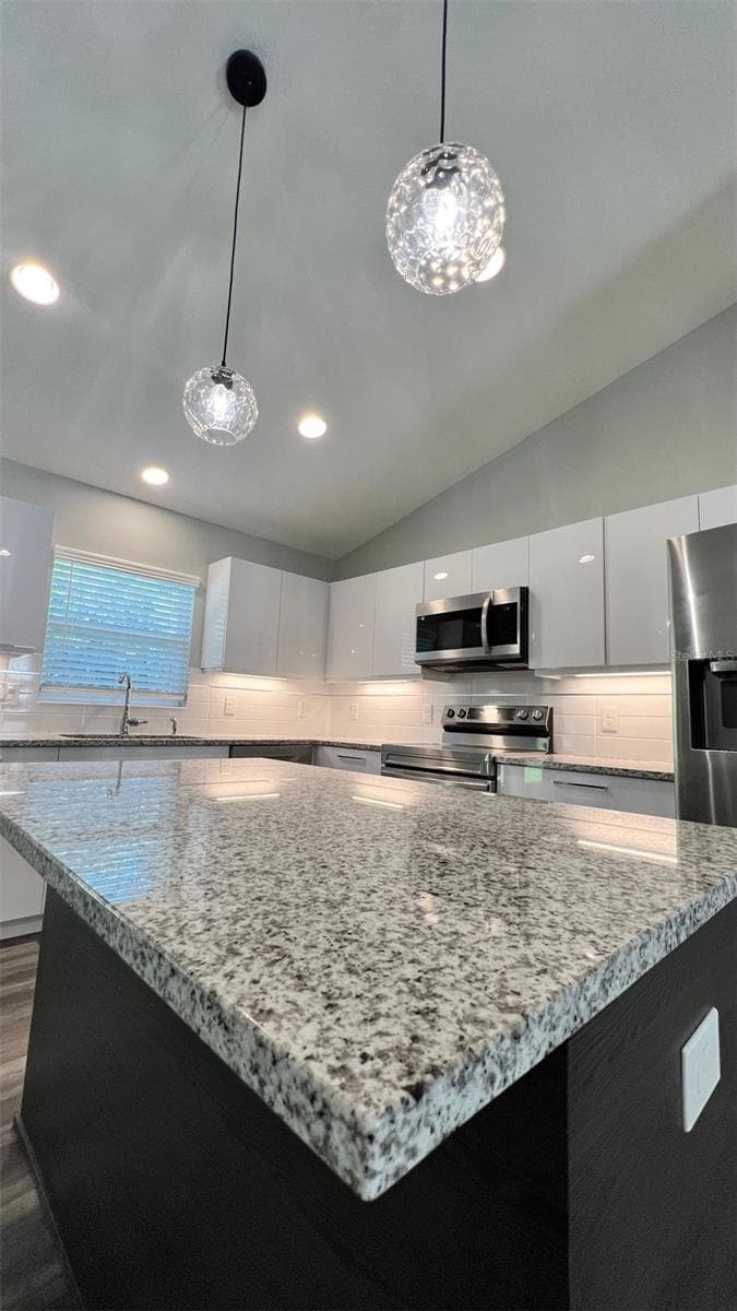 TBD BAY PLACE — photo 6 of 14