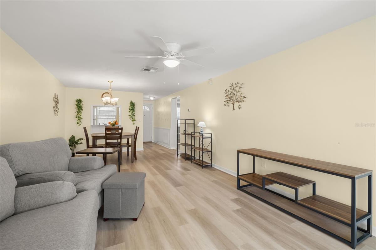 4239 TAMARGO DRIVE — photo 13 of 26