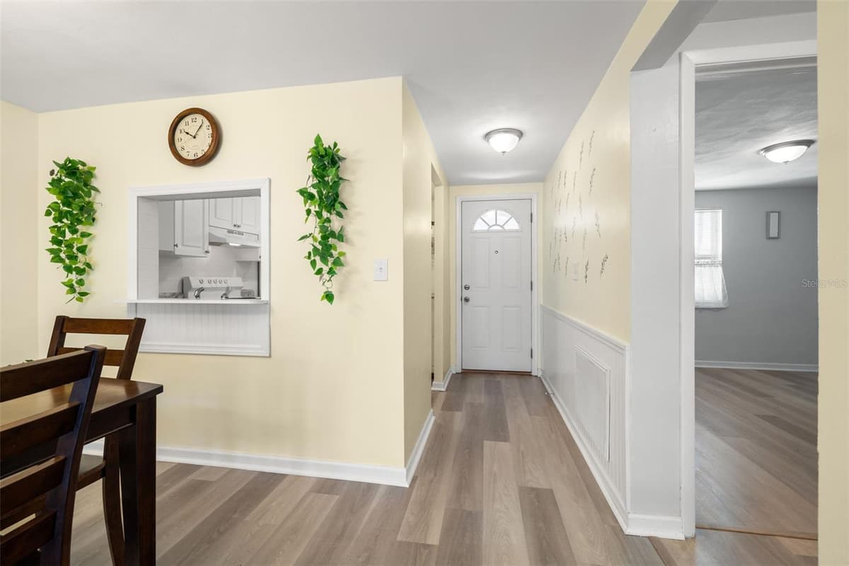 4239 TAMARGO DRIVE — photo 4 of 26