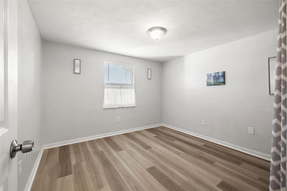 4239 TAMARGO DRIVE — photo 14 of 26
