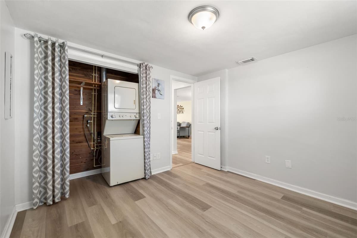 4239 TAMARGO DRIVE — photo 15 of 26