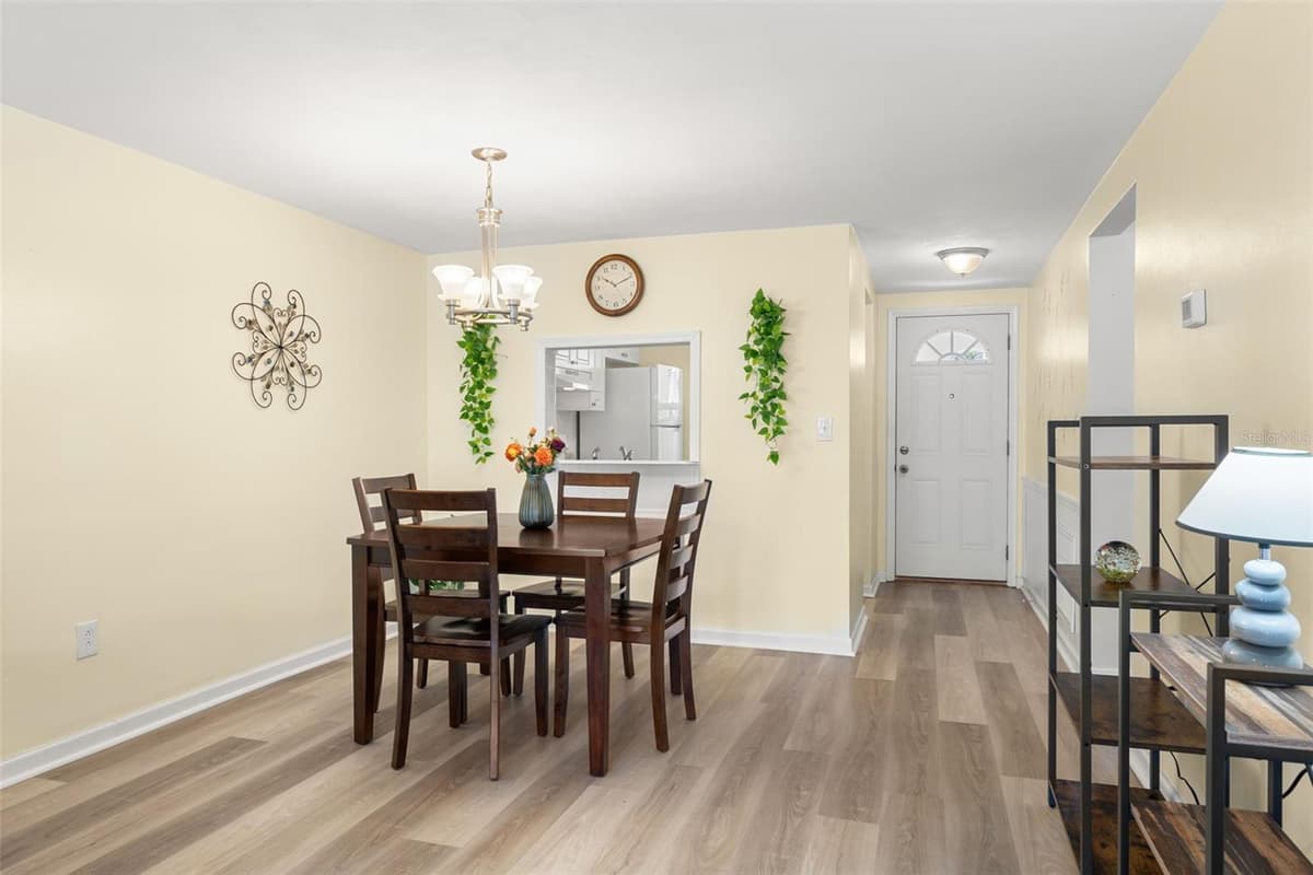 4239 TAMARGO DRIVE — photo 10 of 26