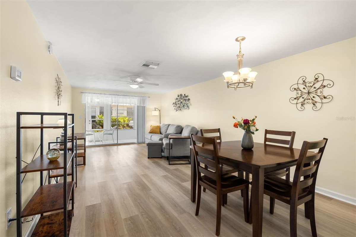 4239 TAMARGO DRIVE — photo 9 of 26