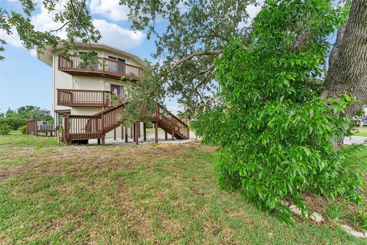 16361 STRINGFELLOW ROAD — photo 3 of 26