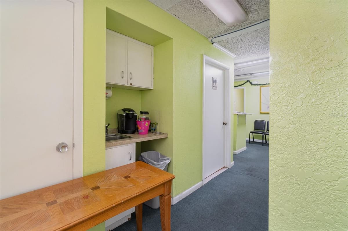 6005 SILVER STAR ROAD — photo 14 of 34