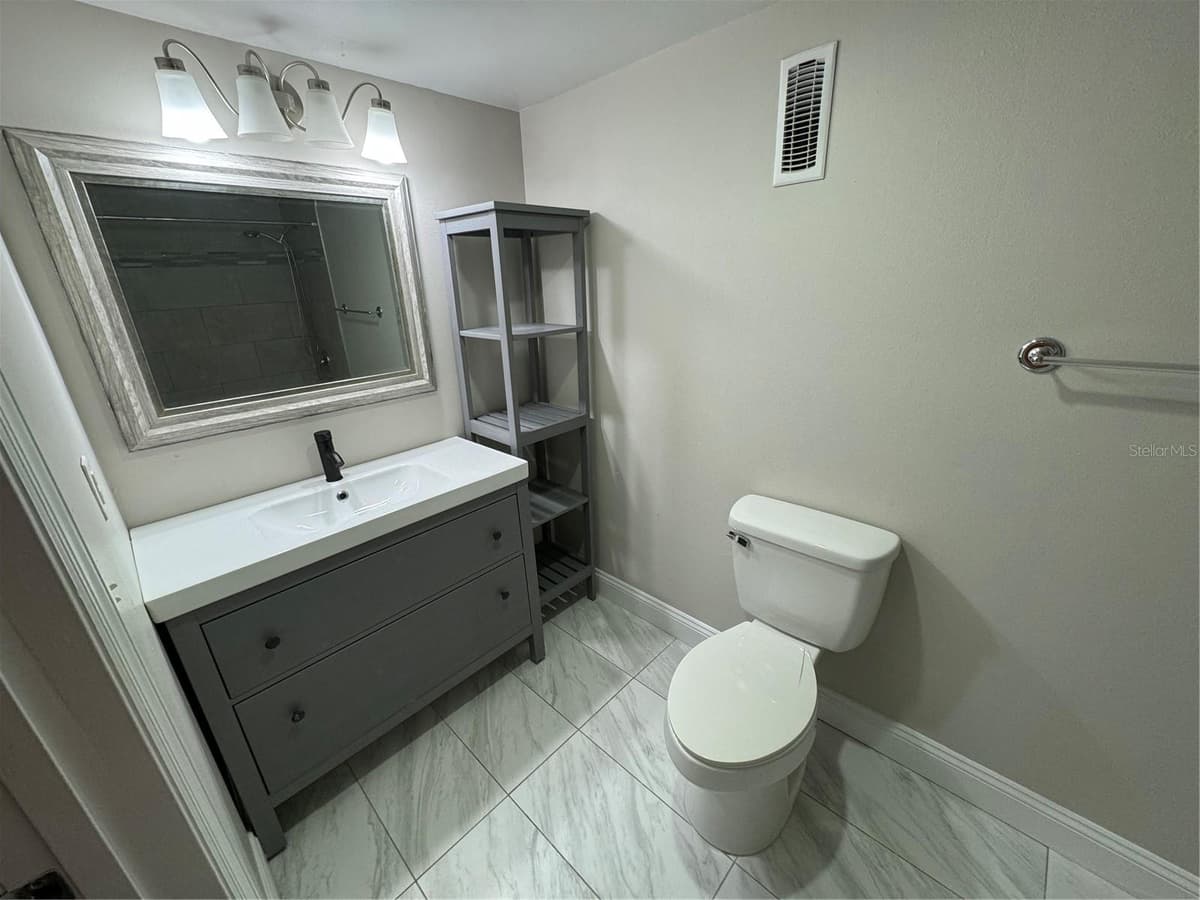 6003 VILLAGE CIRCLE — photo 18 of 42