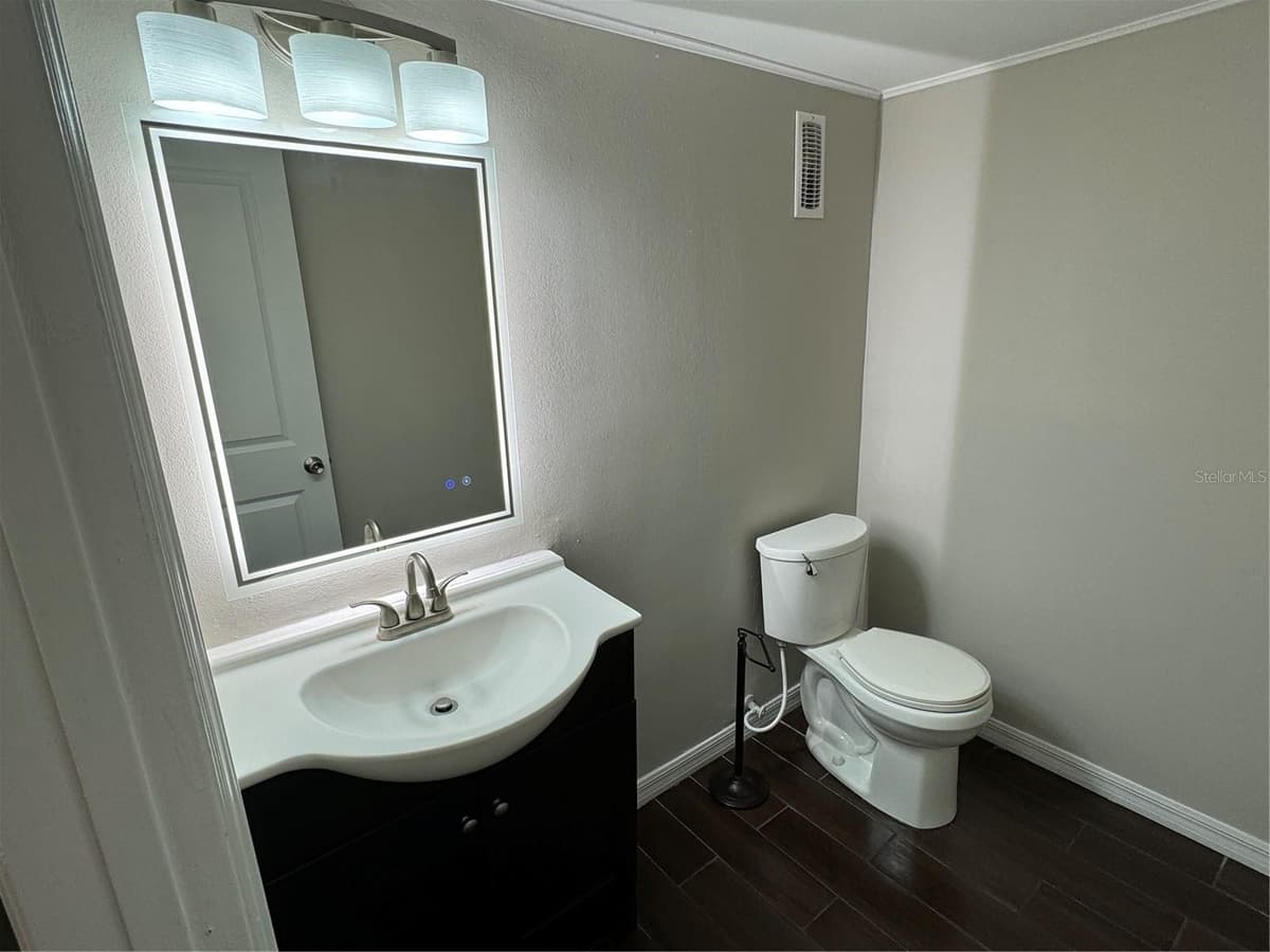 6003 VILLAGE CIRCLE — photo 10 of 42