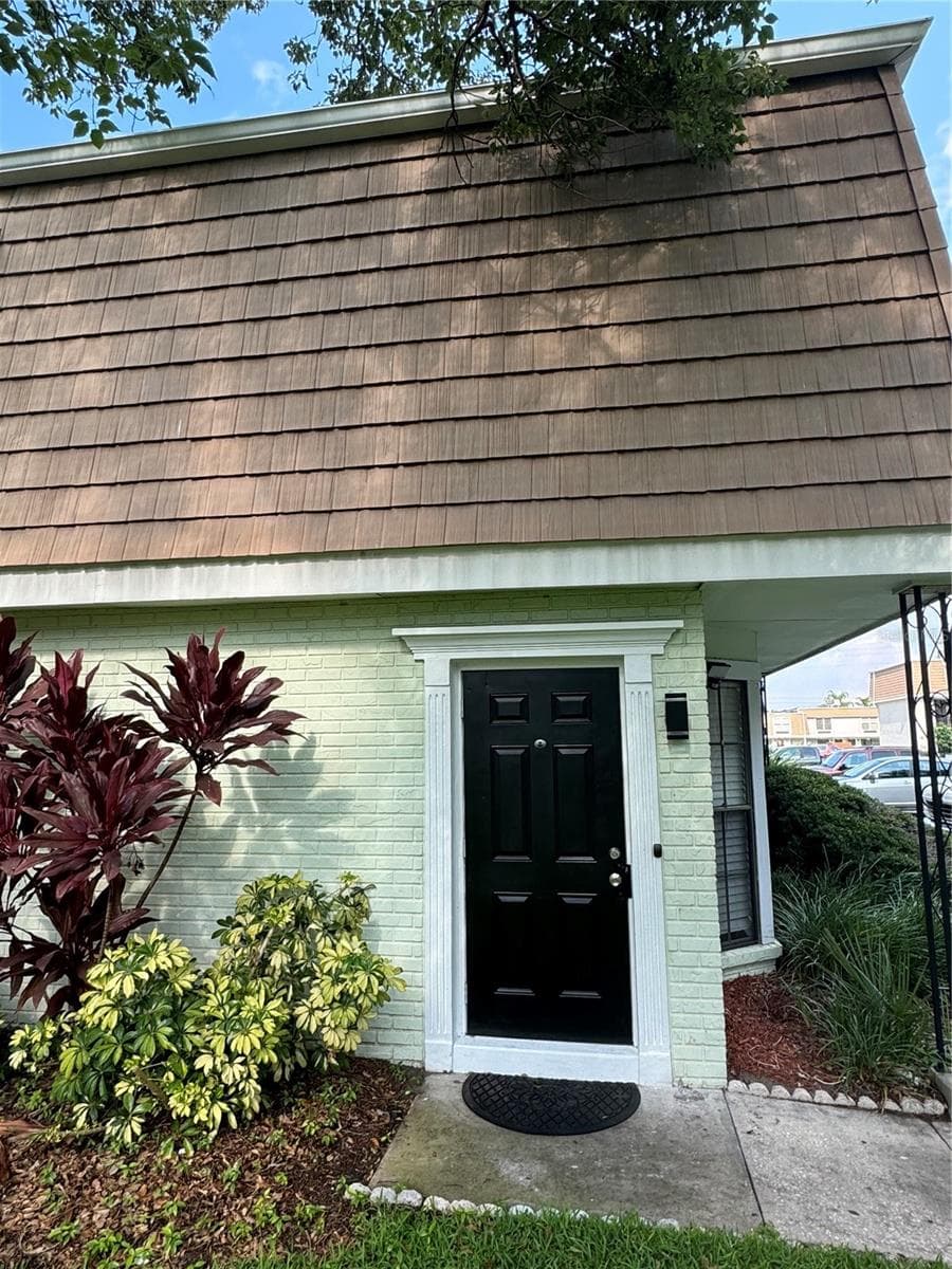 6003 VILLAGE CIRCLE — photo 2 of 42
