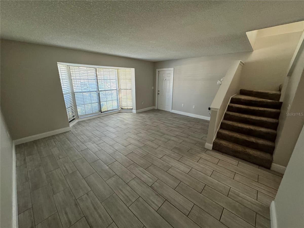 6003 VILLAGE CIRCLE — photo 4 of 42
