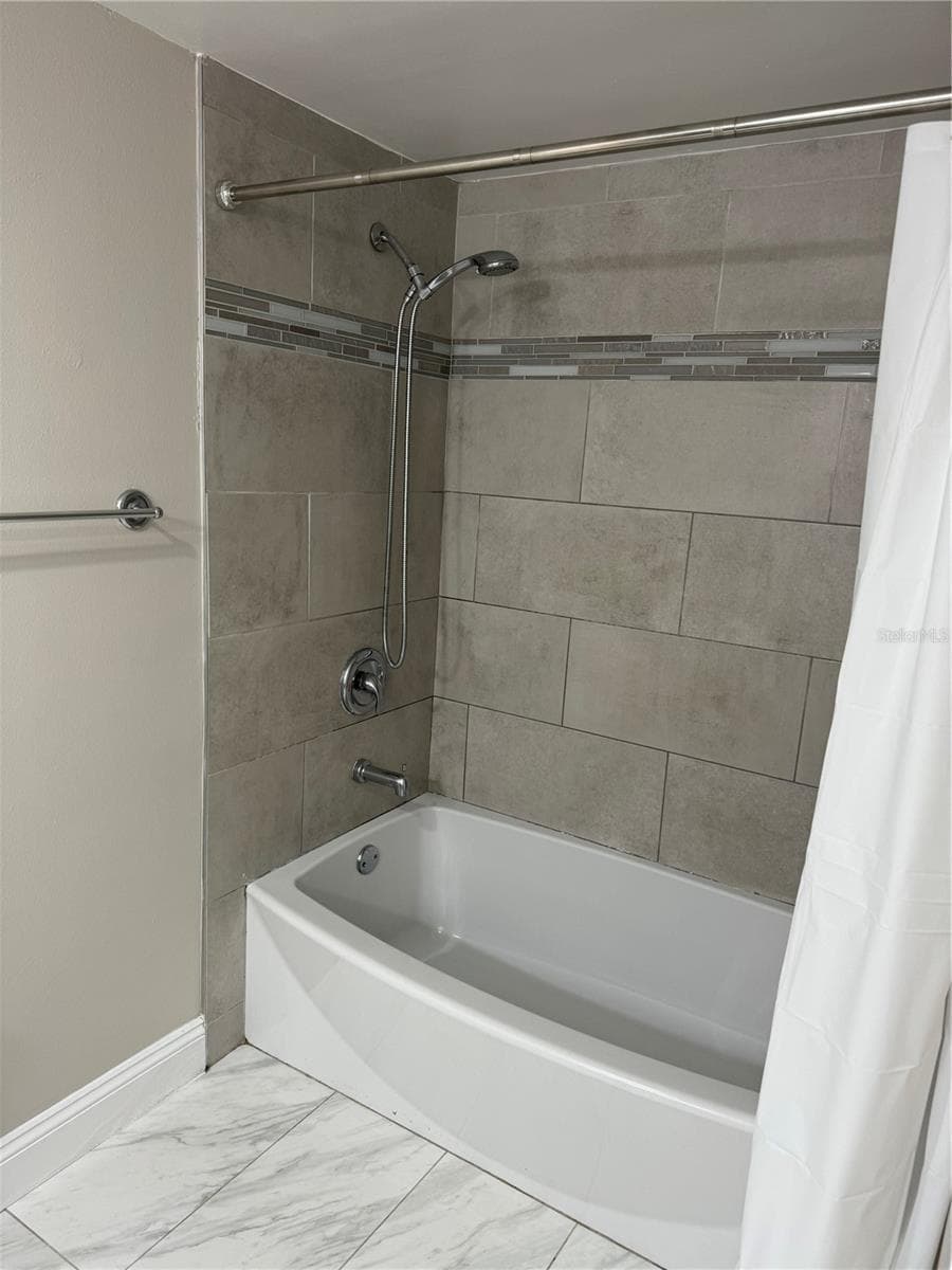 6003 VILLAGE CIRCLE — photo 20 of 42